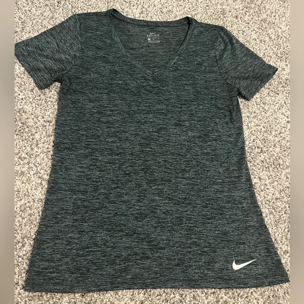 4 (four) size M Nike dri-fit tshirts - Picture 6 of 9